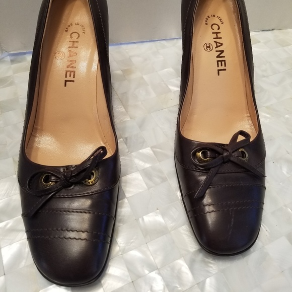💯% Authentic Chanel Brown Cap Toe Heels Sz 39.5/9.5 - Picture 10 of 10